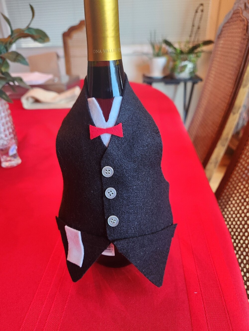 Source Unknown Black Felt Tuxedo Wine Bottle Cover with Red Bow